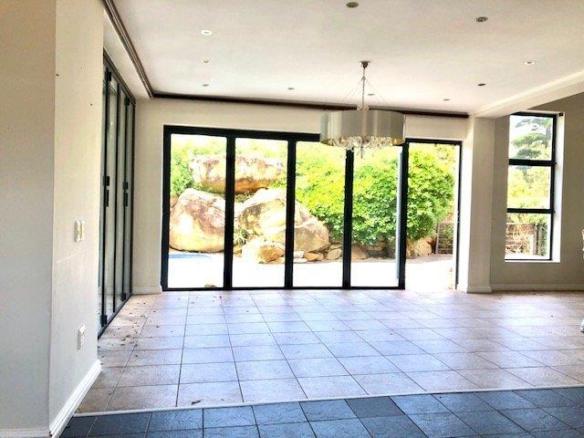To Let 4 Bedroom Property for Rent in Hout Bay Western Cape
